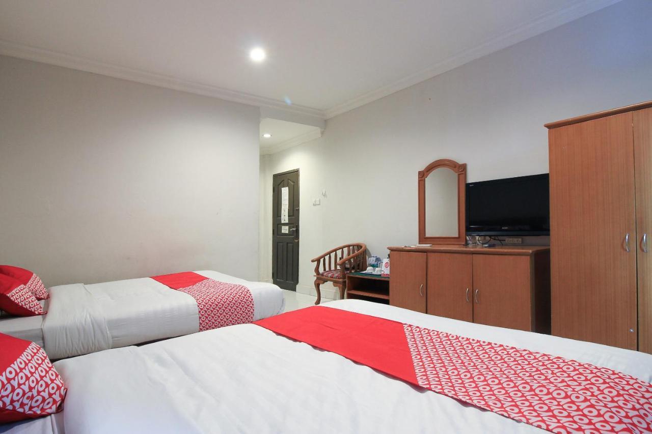 Oyo 717 Hotel Dharma Utama Syariah Pekanbaru Exterior photo