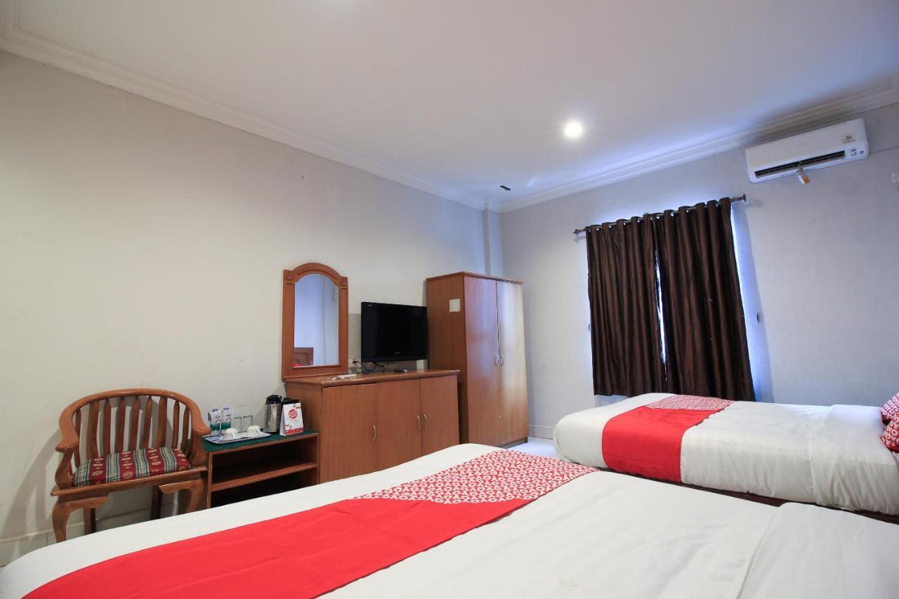 Oyo 717 Hotel Dharma Utama Syariah Pekanbaru Exterior photo