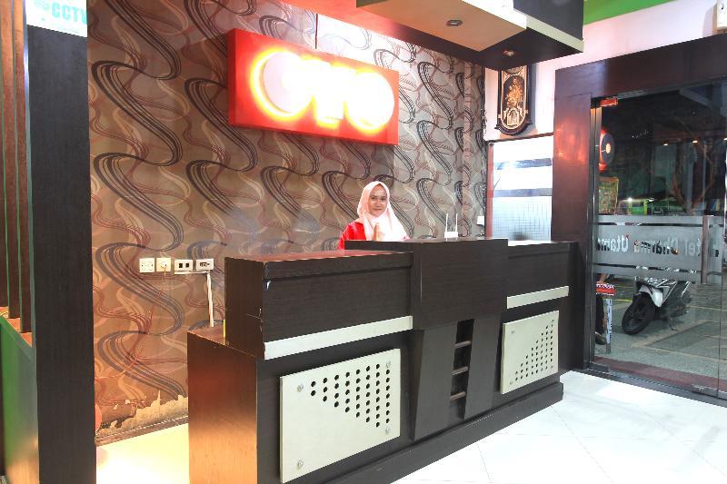 Oyo 717 Hotel Dharma Utama Syariah Pekanbaru Exterior photo